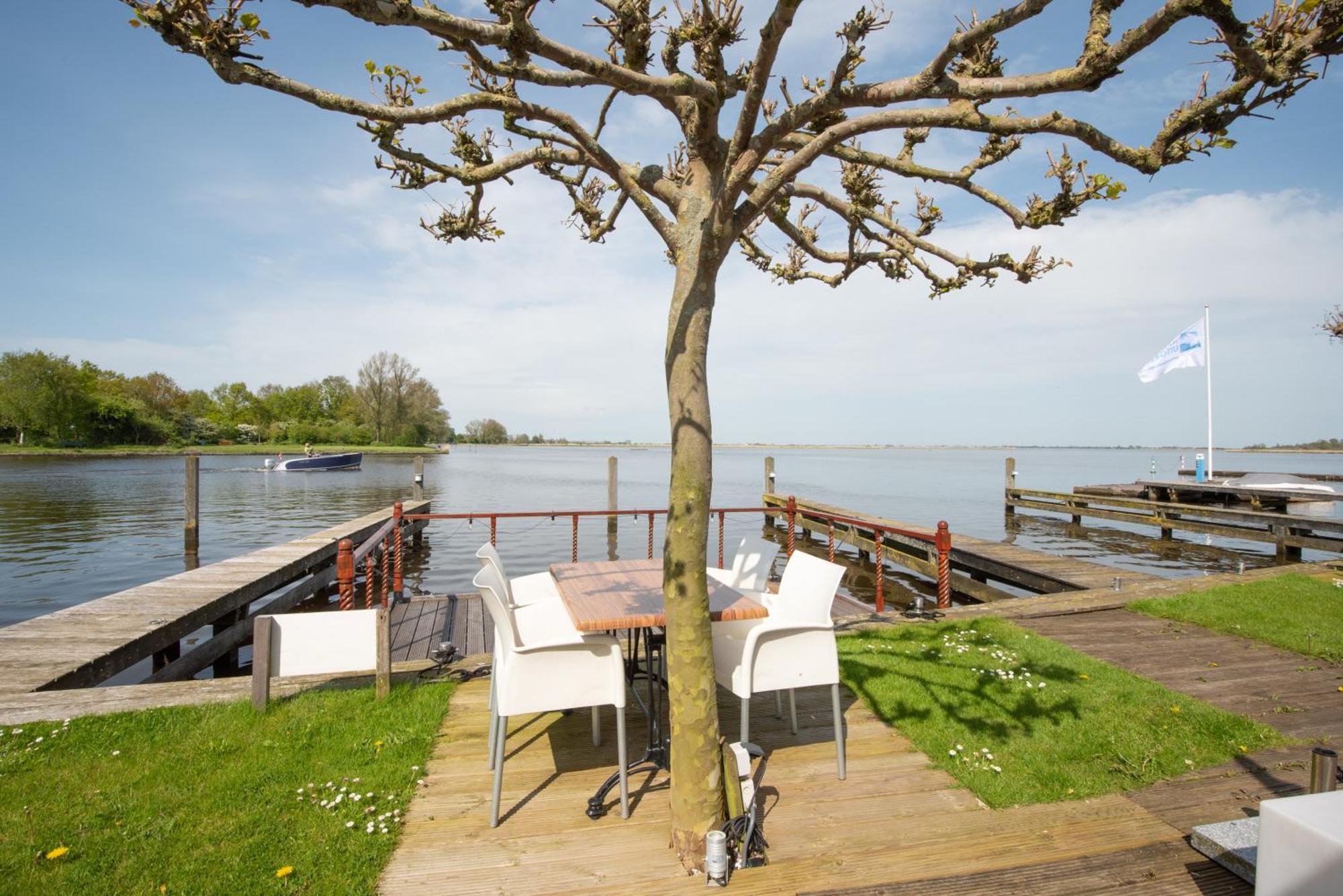 Meerzicht 24 - Luxury Family Accommodation With Beautiful Lake Side View Uitgeest Екстериор снимка